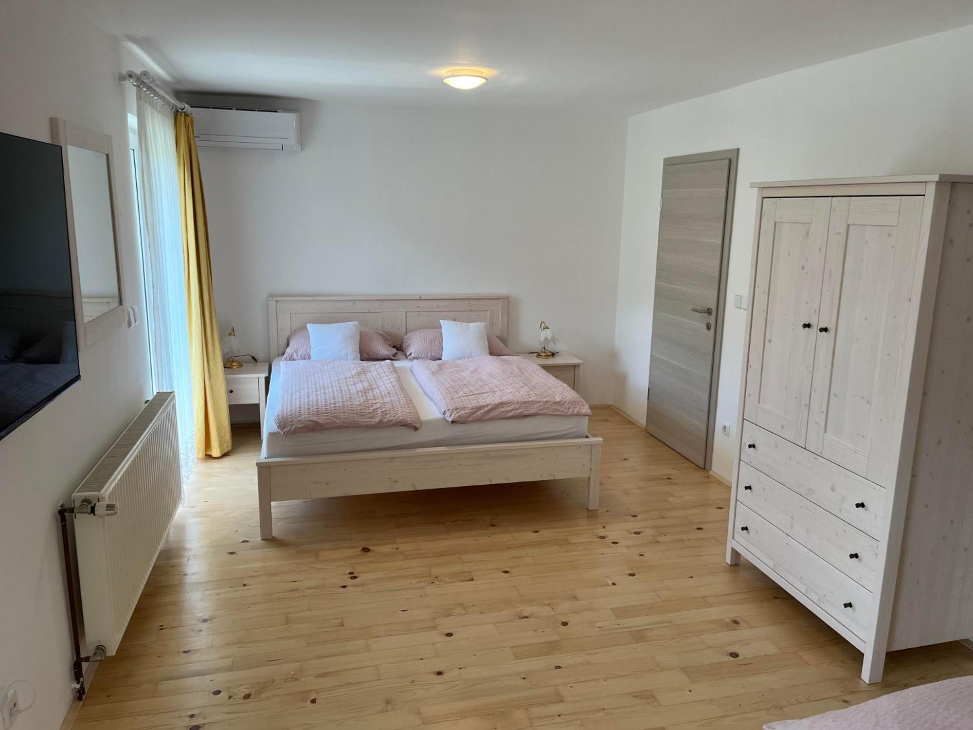 Rooms Hrominc ブレッド エクステリア 写真